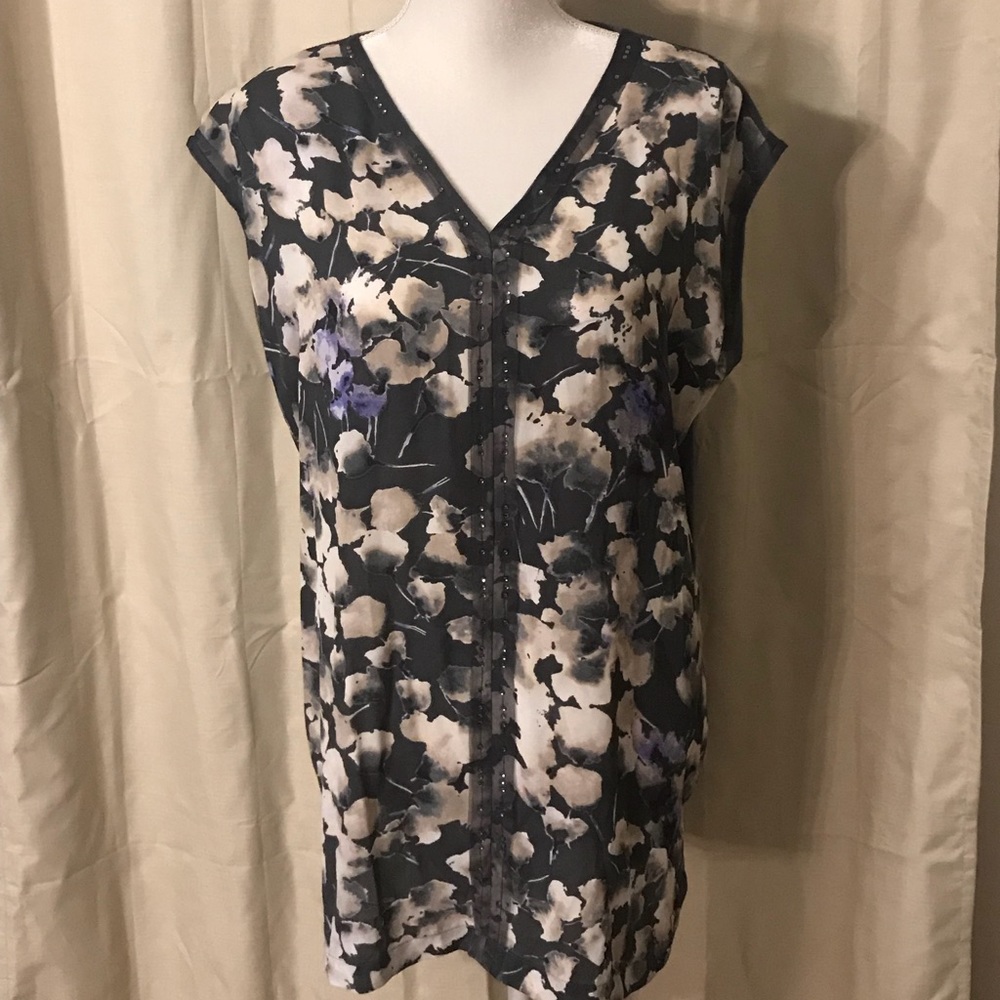 Vera Wang women’s Sleeveless blouse